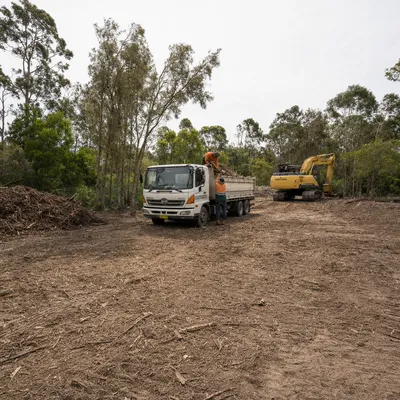 Land Clearing in Mount Evelyn. Paddock and bush-block clearing worked to permit lines, woody weed and regrowth knockdown, driveway widening and shed-pad prep on rural-residential acreage.
